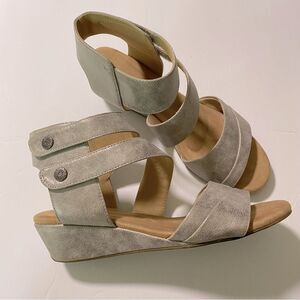 Rockport Comfort Women's Metallic Low Wedge Strappy adjustable Sandals 9